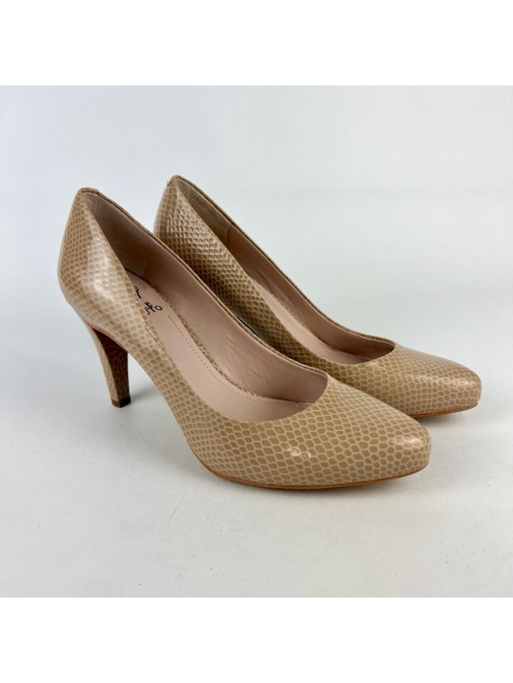 Vince Camuto Womens Kadri Tan Snake Print Heels Patent Leather Shoes size 8